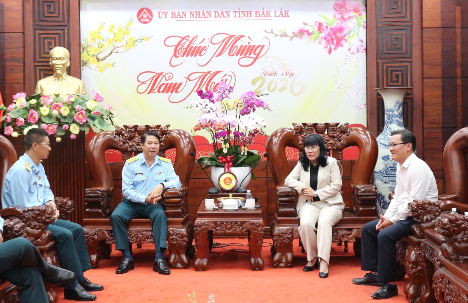 Sư đoàn 377 Quân chủng Phòng không - Không quân thăm, chúc Tết UBND tỉnh Đắk Lắk